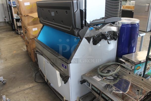 BRAND NEW SCRATCH AND DENT! 2023 Manitowoc IYT1500A-261A Stainless Steel Commercial Ice Head on Commercial Ice Bin. 208-230 Volts, 1 Phase.  - Image 6 of 12