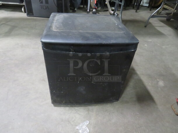 One 1 Door Counter Top Cooler. 110 Volt. Model# WBR-50 - Image 1 of 2