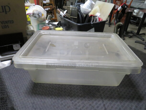 3.5 Gallon Food Storage Container With Lid. 2XBID - Image 1 of 1