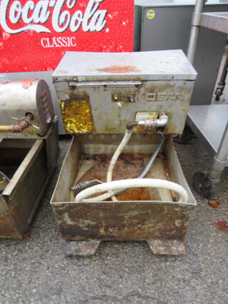 One Dean 80lb  Oil Filtration  On Casters. Model# UMF90U80.  18X20X23. $4184.00.
