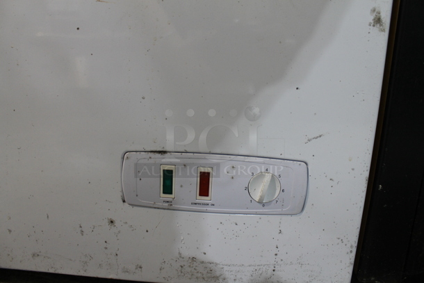 Atosa MWF9016 Metal Chest Freezer w/ Hinge Lid. 115 Volts, 1 Phase. Tested and Working! - Image 2 of 5