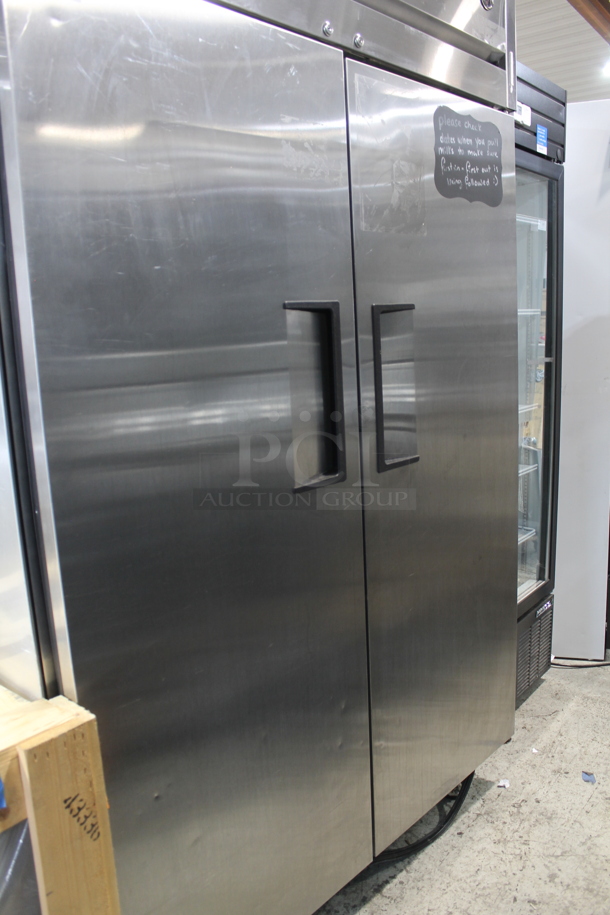 2011 True TG2R-2S Stainless Steel Commercial 2 Door Reach In Cooler w/ Poly Coated Racks on Commercial Casters. 115 Volts, 1 Phase. Tested and Working! - Image 4 of 7