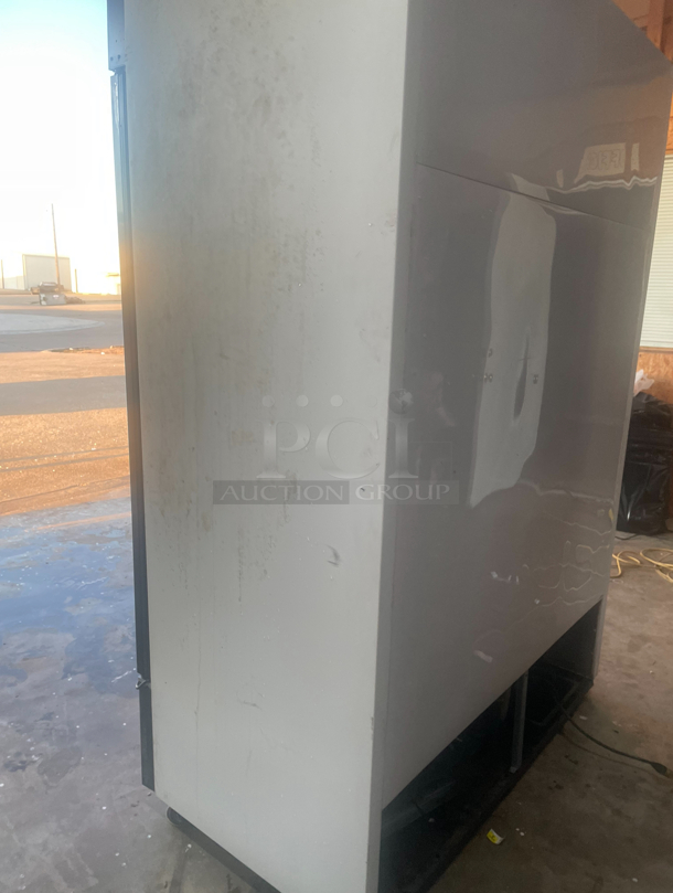 True 2 Glass Door Refrigerator/ Tested and Working Great - Image 3 of 5