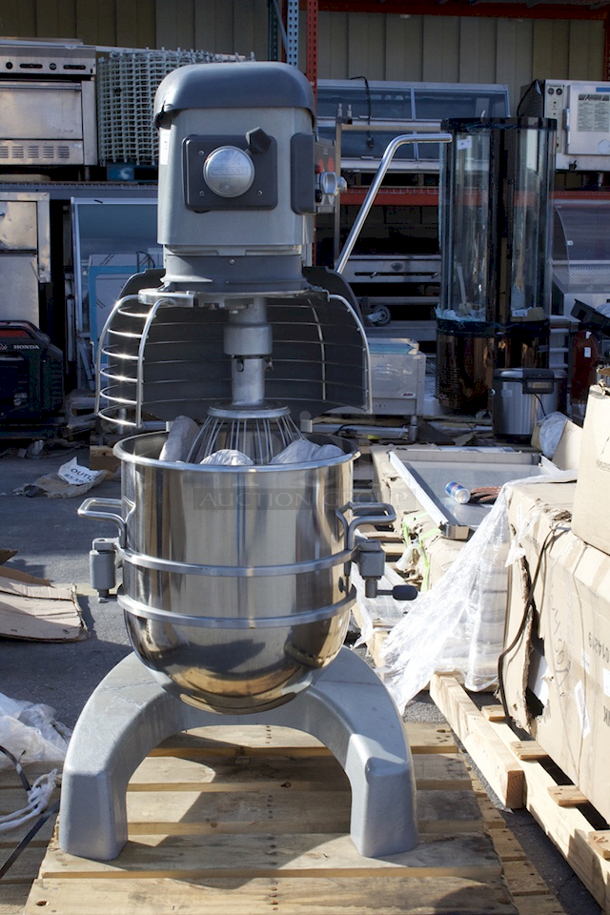 BRAND NEW SCRATCH & DENT! Hobart Legacy+ HL400-4STD 40 Qt. Planetary Floor Mixer with Guard &amp; Standard Accessories - 240V, 1 1/2 hp - See Photos For Damage - Image 9 of 10