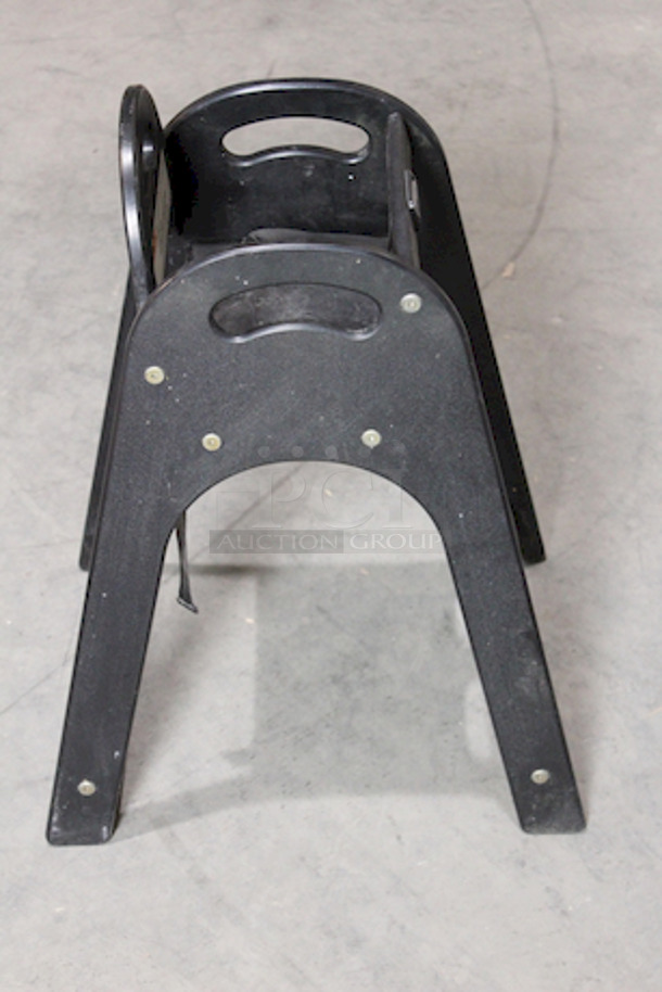 DOUBLE LOT! (2) Koala Kare KB105-02 29 1/2" Stackable High Chair w/ Waist Strap - Polyethylene, Black.
17x22x29-1/2

2x Your Bid. - Image 4 of 6