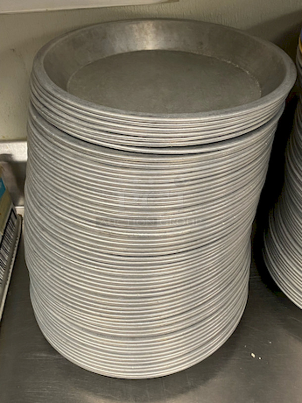 Winco APPL-10 10" Round Pie Pan, Aluminum
50x Your Bid - Image 1 of 2
