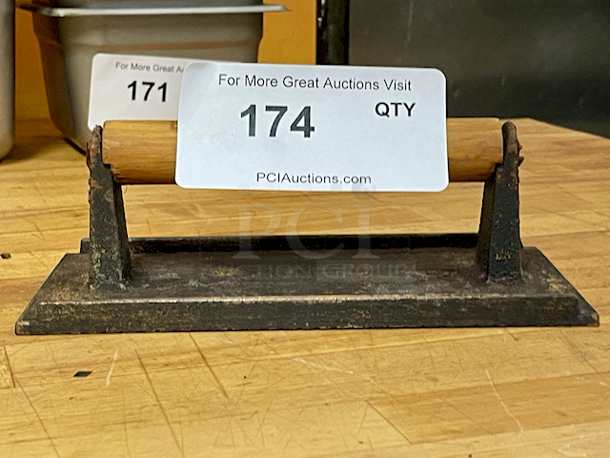 HEAVY DUTY! Weighted Wood Handle Meat/Hamburger Press - Image 2 of 2