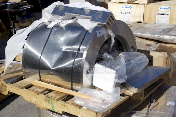 BRAND NEW SCRATCH & DENT! Backyard Pro 31 3/4" Stainless Steel Hybrid Wood / Liquid Propane Outdoor Countertop Pizza Oven - Dented On The Exterior, Missing Scrub Brush, Appears To Be No Damage To the Inside Or Ceramic Tiles.  - Image 10 of 10