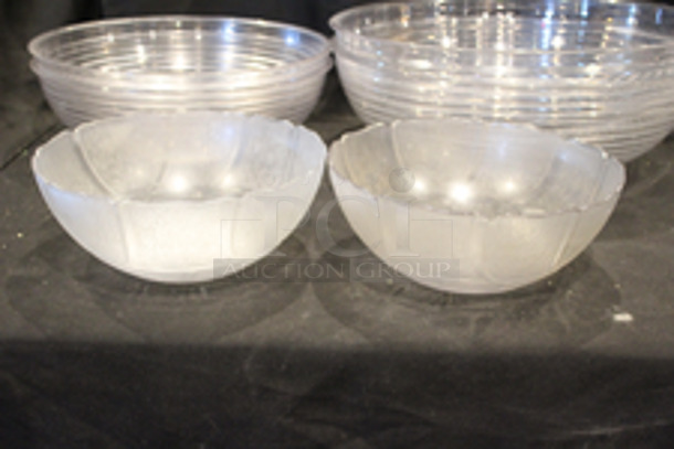 LOT Of 6 Assorted Plastic Bowls - Image 3 of 10