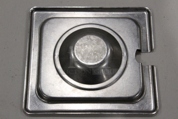 Vollrath 75260 Stainless Steel 1/6 Pan Lids, Slotted.
6-1/4x7
5x Your Bid
 - Image 2 of 2