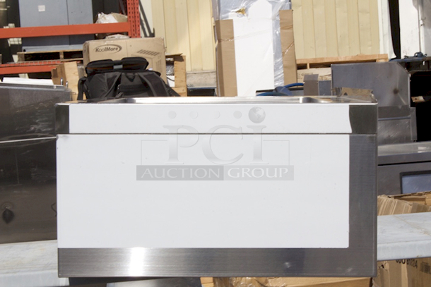 BRAND NEW SCRATCH & DENT! Regency 25" 16-Gauge Stainless Steel One Compartment Floor Mop Sink - 20" x 16" x 6" Bowl - Image 2 of 9