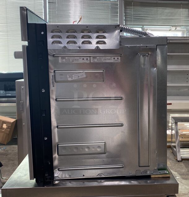 Brand New Scratch & Dent 30 Inch Single Convection Electric Wall Oven with 4.6 cu. ft. Capacity, European Convection, EcoClean, Temperature Conversion, 11 Cooking Modes, and Star-K
 - Image 2 of 5