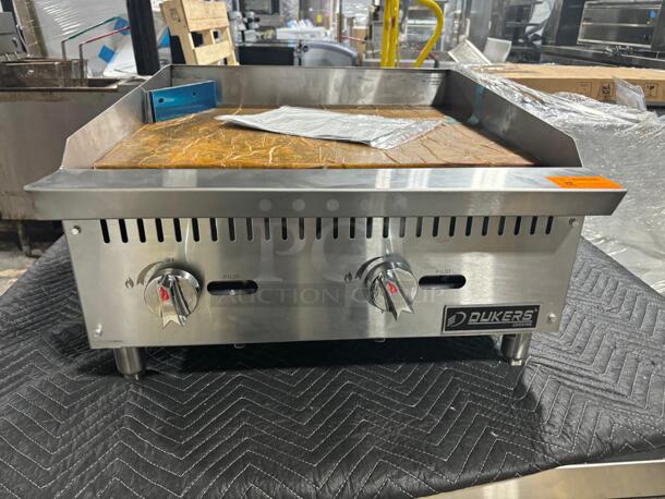 Brand New Scratch & Dent DCGM24 24 in. W Griddle with 2 Burners - Image 3 of 6