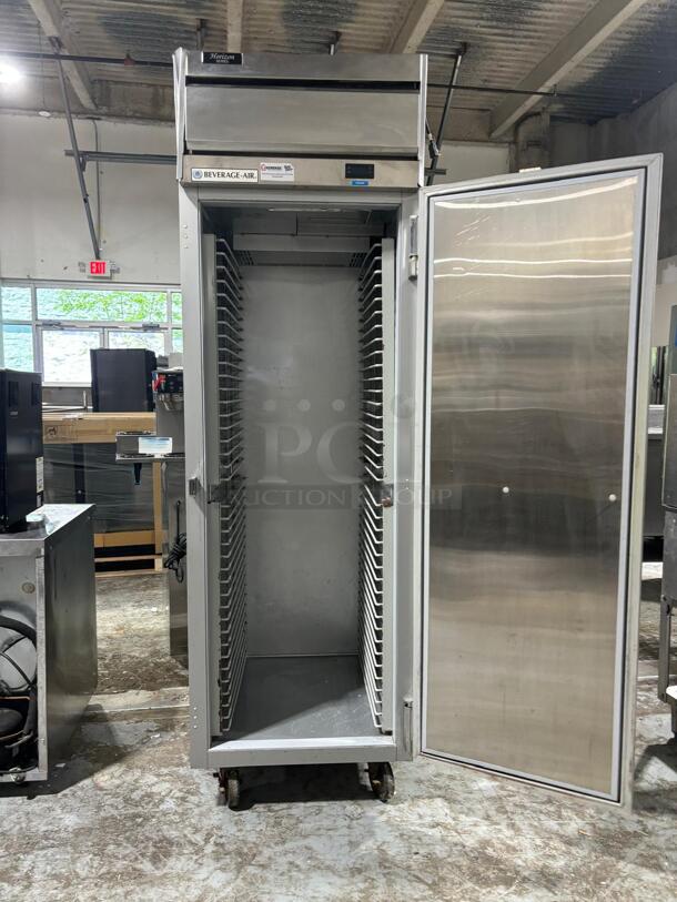 Beverage-Air HF1HC-1S Horizon Series 26" Solid Door Reach-In Freezer

 - Image 2 of 6