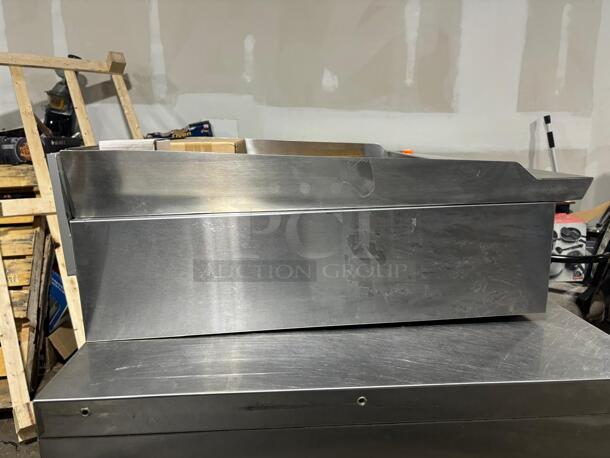 BRAND NEW DUKERS DCGMA36-NG 36"  Griddle with 3 Burner - Image 3 of 6