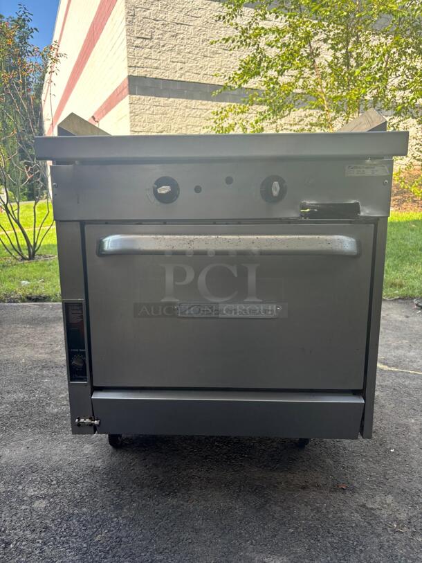 Southbend STAINLESS STEEL Natural Gas Oven and Griddle / On Wheels
 - Image 6 of 6