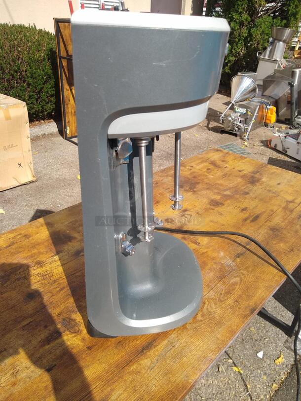 GREAT! Hamilton Beach HMD400 Countertop TRIPLE Drink Mixer w/ (3) Spindles & (3) Speeds, 120v
 - Image 2 of 4