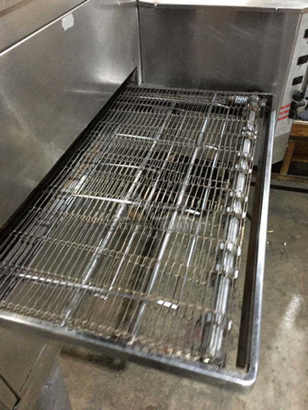 NICE! Blodgett Natural Gas Powered Single Deck Conveyor Pizza Oven!  Model BG36! On Legs! - Image 6 of 11