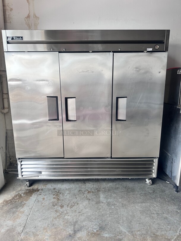 True T-72F-HC 78 inch Three Section Reach In Freezer, (3) Solid Doors, 115v - Image 3 of 11