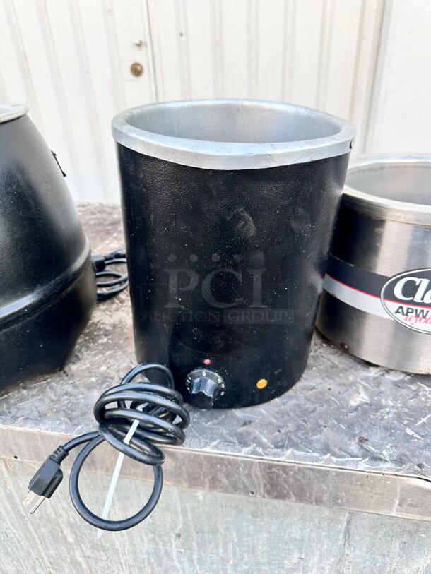 Avantco W300BK 6 Qt. Round Black Warmer - 120V, 300W Tested and Working - Image 1 of 3