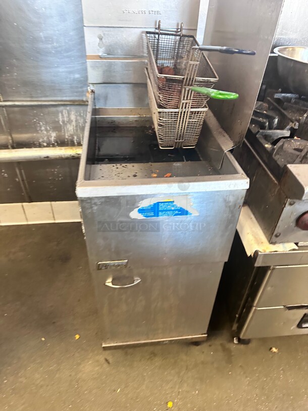 Working Pitco 45C Fryer, gas, floor model, 42-50 lb. oil capacity, stainless steel tank, door - Image 5 of 5