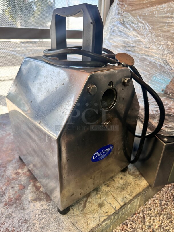 Globe CC12 Chefmate Electric Meat Grinder #12 Head Only 115 Volt  - Image 1 of 6