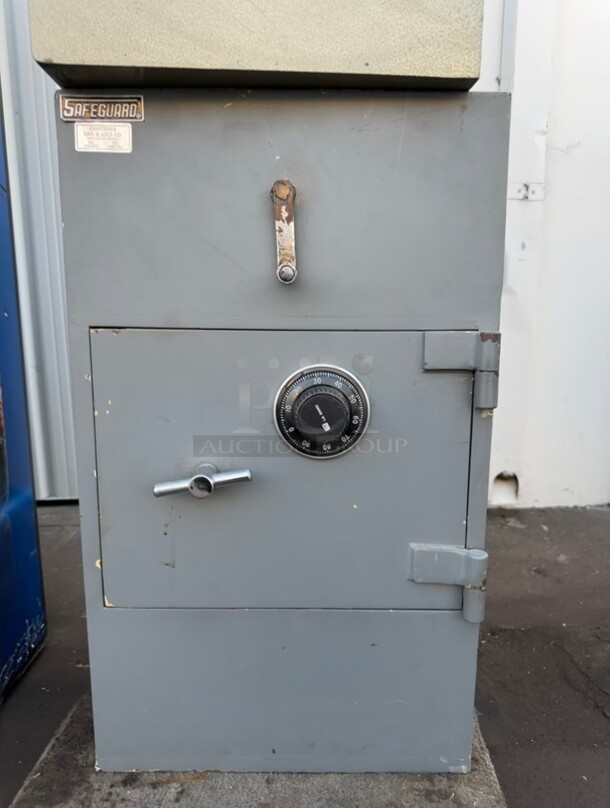 Safeguard Heavy Duty Commercial Safe No Combination  - Image 1 of 5