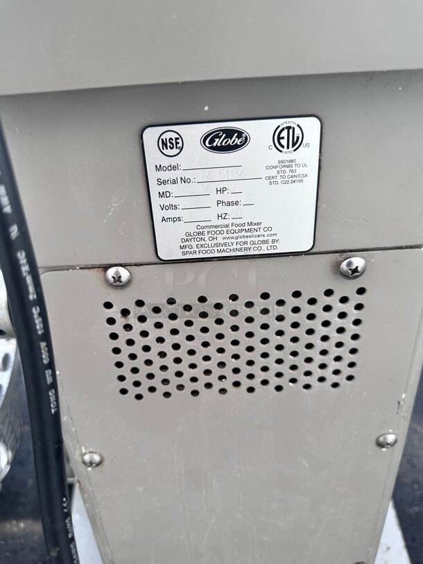 Late Model Globe SP40 40 qt Commercial Heavy Duty Planetary Dough Mixer - Floor Model, 2 hp, 220v, 3ph NSF Tested and Working  - Image 8 of 10