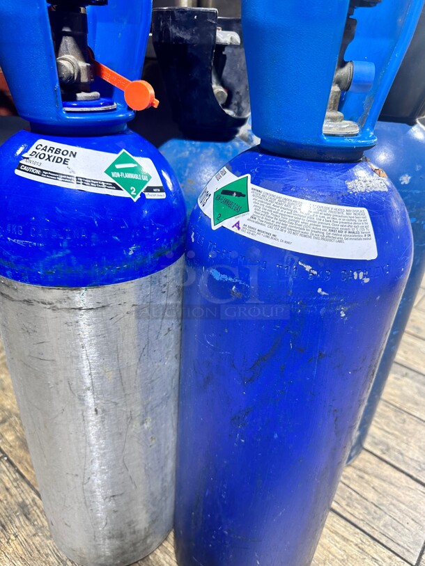 10 lb Co2 Carbon Dioxide Cylinder with Protective Carry Handle, CANDY BLUE Powder Coated Finish Full - Image 6 of 8