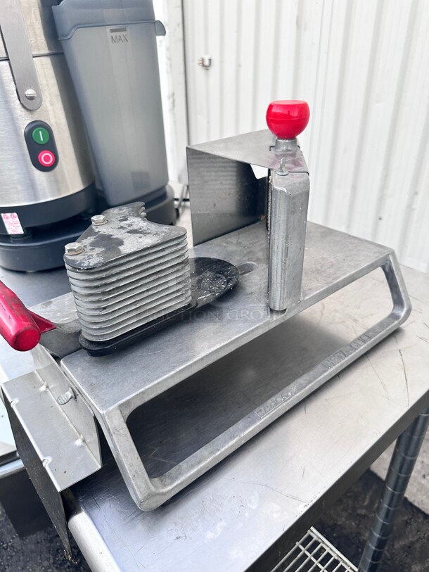 Clean Vollrath 15105 Redco InstaSlice 3/16 inch Commercial Fruit and Vegetable Cutter with Scalloped Blades NSF - Image 6 of 9