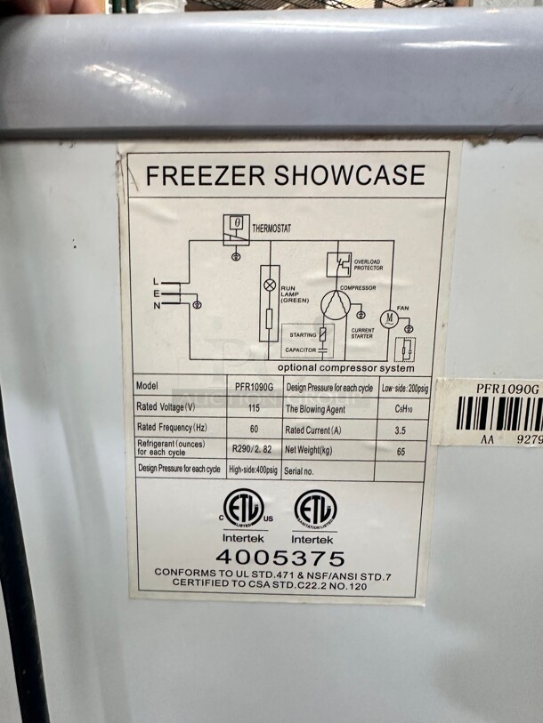 Excellent Condition LEVELLA
PFR1090G Commercial Curved Glass Top Chest Freezer 115 Volt Tested and Working - Image 9 of 10