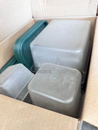 One Lot A Box Contains Clear Plastic Storage Containers With Covers