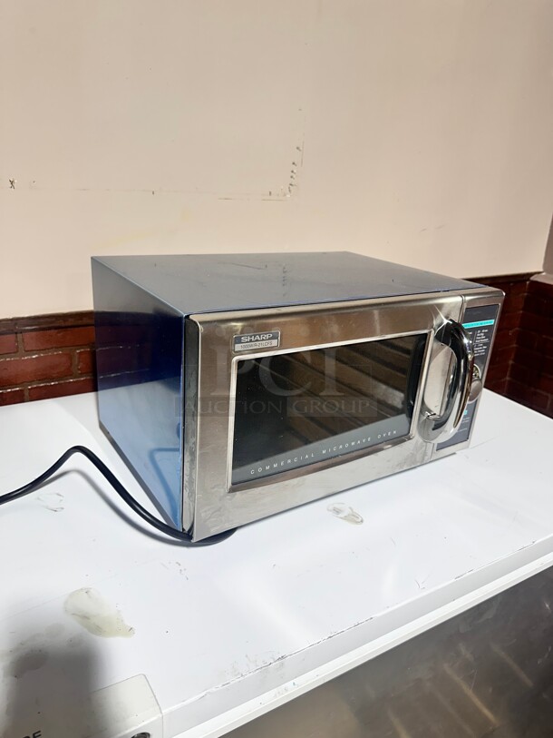 Late Model Sharp R-21LCFS 1000 Watt Medium Duty Commercial Microwave Oven, 120V Working - Image 8 of 8