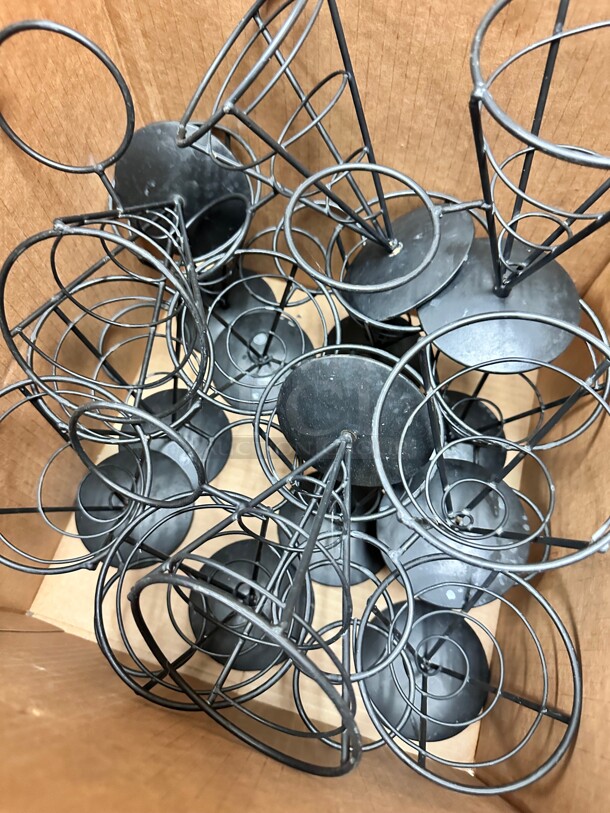 One Lot Of French Fries Holder Black - Image 4 of 5