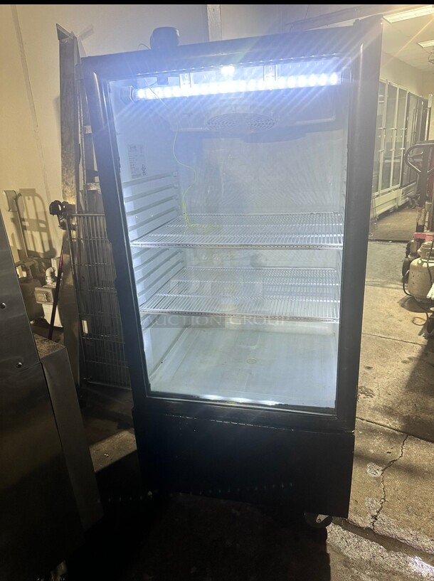 Working Imbera G313 30 inch One Section Display Refrigerator w/ Swing Door - Bottom Mount Compressor, Black, 115v - Image 3 of 6