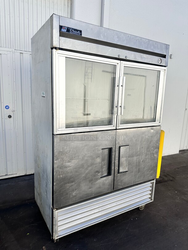 True T-49-2-G-21 54 1/8" Bottom Mounted Glass and Solid Half Door Reach-In Refrigerator 115 Volt Tested and Working! - Image 5 of 7