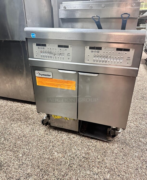 Late Model Frymaster FPGL230CA Gas Fryer - (2) 30 lb Vats, Floor Model, Working - Image 4 of 9