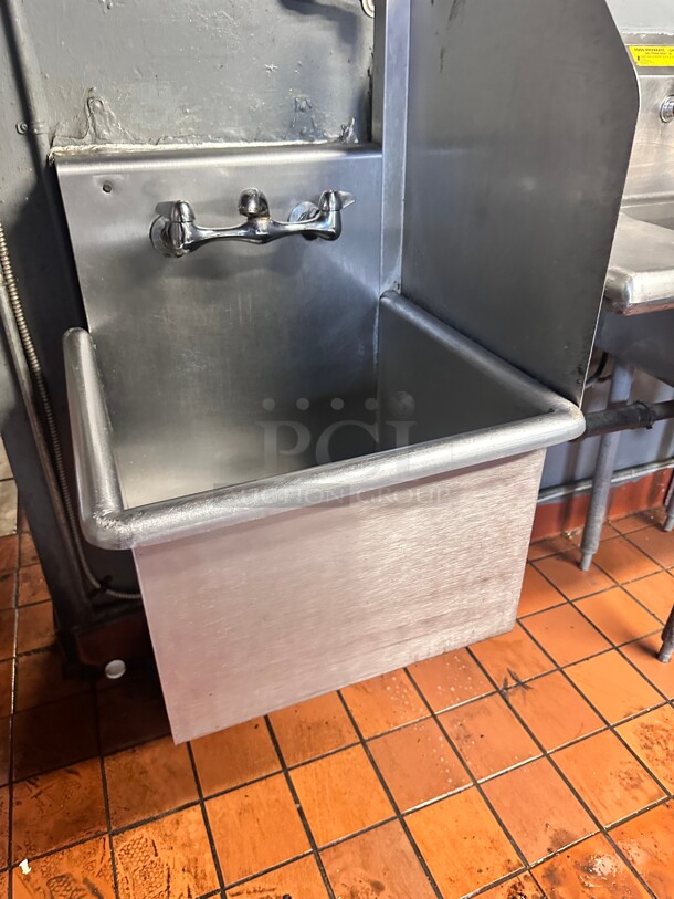 Advance Tabco 4-1-24 24 inch 1 Compartment Sink w/ 24L x 21W Bowl, 14  Deep NSF Buyer Must Remove - Image 3 of 4