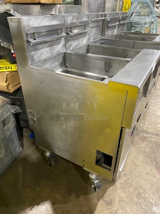 FAB! Pitco Frialator Commercial Natural Gas Powered 4 Bay Deep Fat Fryer! With Middle Fryer Basket Rack! With Oil Filter System! All Stainless Steel! On Casters! Model: SGH50 SN: G10HC034159! Working When Removed! - Image 2 of 10