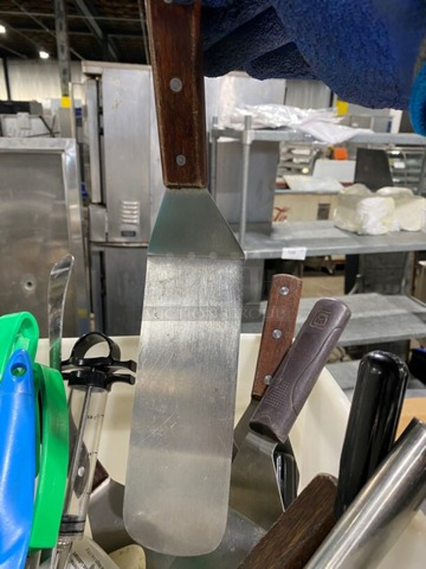 ALL ONE MONEY! MISCELLANEOUS ITEMS! Includes Assorted Griddle Spatula, Whisk And Much More! - Image 3 of 9