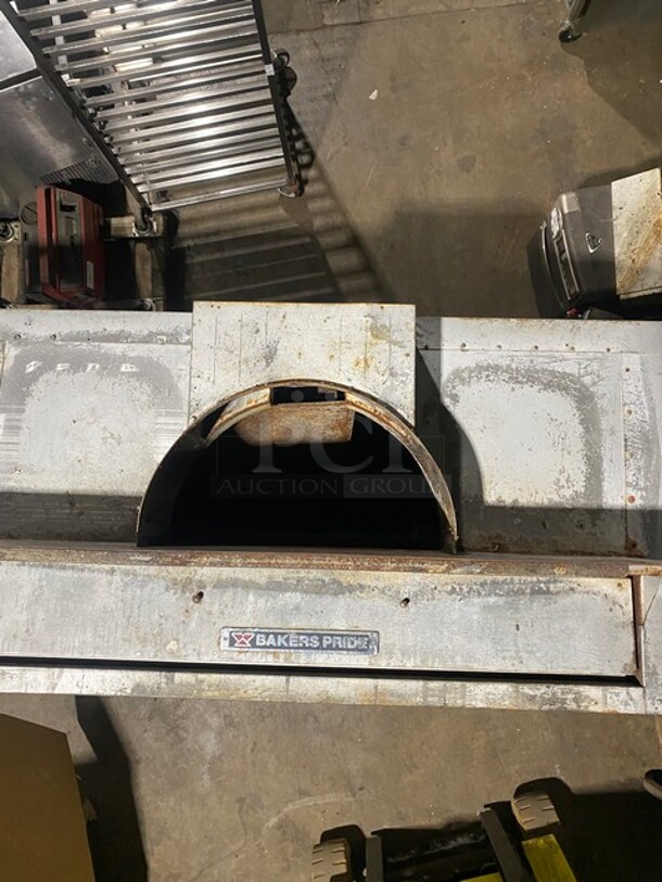 Bakers Pride Inferno Style Commercial Natural Gas Powered 8 pie Pizza/ Baking Oven! All Stainless Steel! - Image 4 of 12
