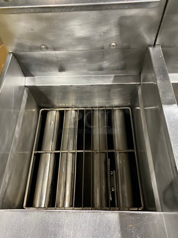 FAB! Pitco Frialator Commercial Natural Gas Powered 4 Bay Deep Fat Fryer! With Middle Fryer Basket Rack! With Oil Filter System! All Stainless Steel! On Casters! Model: SGH50 SN: G10HC034159! Working When Removed! - Image 6 of 10