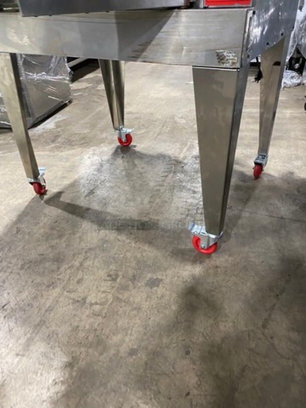 Vulcan Commercial Gas Powered Single Deck Convection Oven! With View Through Doors! Metal Oven Racks! All Stainless Steel! On Casters! Model: VC4GD11D1 SN: 541075607 - Image 7 of 9