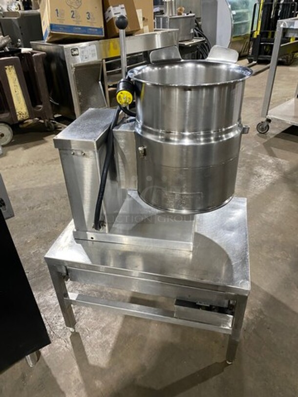 Cleveland Commercial Electric Powered Tilting Soup Kettle! All Stainless Steel! On Legs! - Image 4 of 9