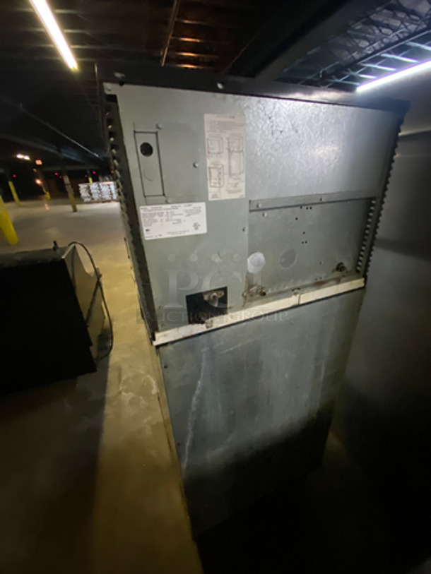 Manitowoc Commercial Ice Machine Head! On Commercial Ice Bin! All Stainless Steel! 2x Your Bid Makes One Unit! Model: IY0606W261 SN: 1101230841 208/230V 60HZ 1 Phase - Image 4 of 8