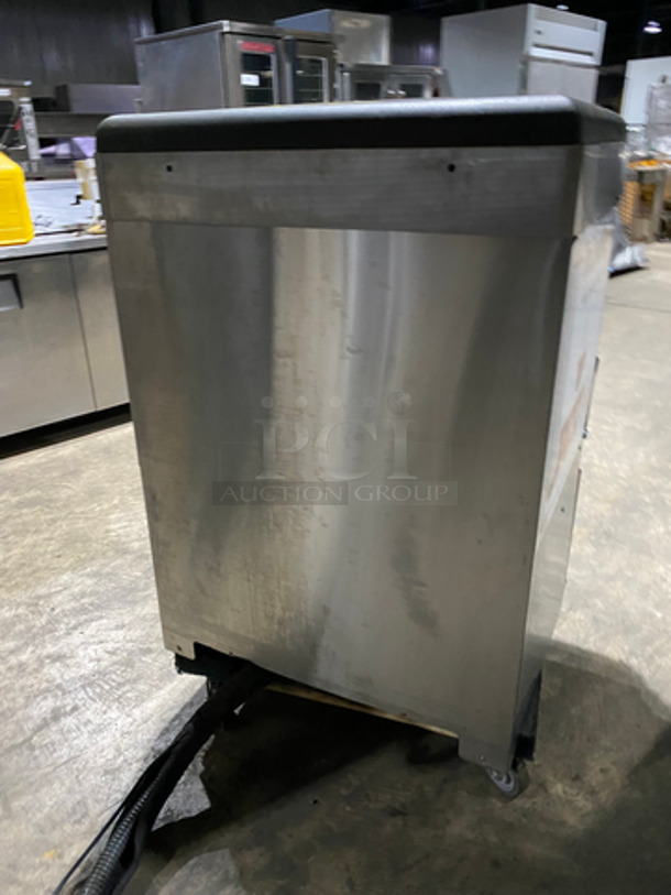 GREAT! Cornelius Fountain Drink Machine! With 8 Drink Valve/ Dispensers And Ice Dispenser! Stainless Steel Body! SN: ZRM2105426 115V 60HZ 1 Phase - Image 4 of 8