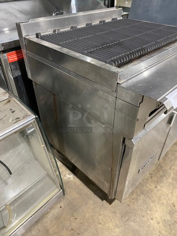 Vulcan Natural Gas Powered Char Broiler Grill! With Underneath Storage Space! All Stainless Steel! On Legs! Model: VCBB36B SN: 481841261 - Image 2 of 9