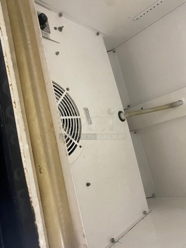 True Commercial Single Door Reach In Cooler Merchandiser! With View Through Door! Poly Coated Racks! Model: GDM26HL SN: 11377445 115V 60HZ 1 Phase - Image 6 of 8