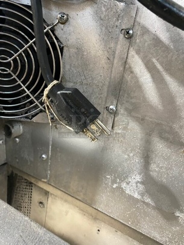 Blodgett Commercial Natural Gas Powered Double Deck Convection Oven! With View Through Doors! Metal Oven Racks! All Stainless Steel! On Casters! 2x Your Bid Makes One Unit! - Image 10 of 10