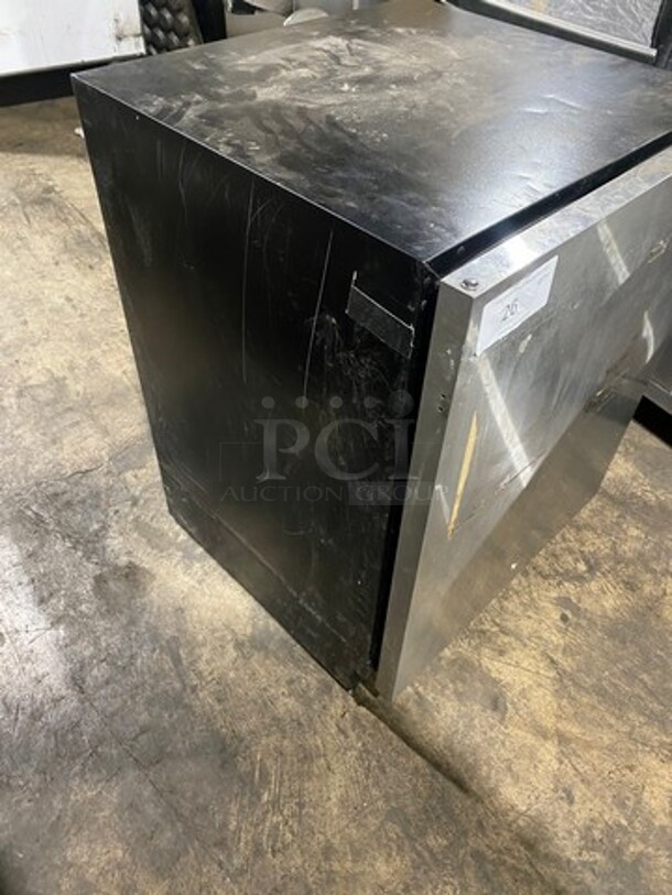 Summit Mini cooler! - Image 2 of 9